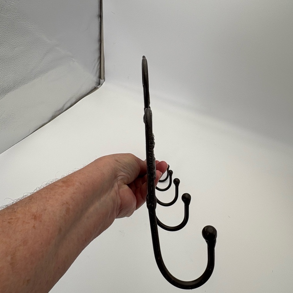 Heart Design Black Metal Wall Hook - Picture 7 of 9